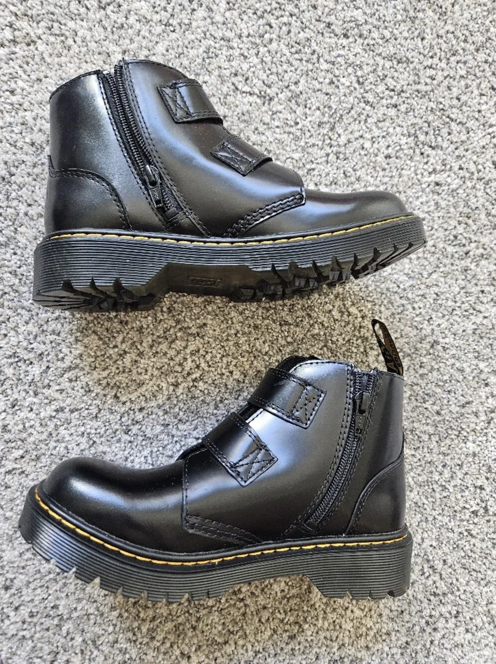 Dr. Martens Junior Devon Bex Size 4